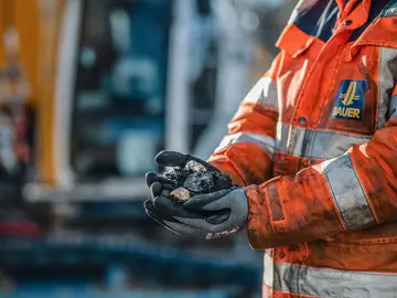 Que ce soit par forage, battage, découpe, malaxage ou vibrofonçage, la variété des méthodes mises en œuvre pour les fondations spéciales est impressionnante.