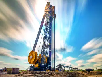 Grue treillis sur chenilles BAUER MC 128