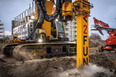 Prace związane z mieszaniem gruntu w Blankenberge, Belgia: Podczas realizacji projektu budowlanego nasz klient 2FUND BV postawił na wydajność RG 27 S firmy RTG Rammtechnik GmbH z wyposażeniem BCM 5.
