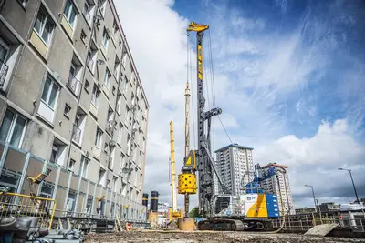 Einsatz unter Realbedingungen: Die BAUER eBG 33 auf einer HS2-Baustelle in London.